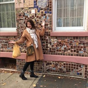 Meet your Posher, Dana